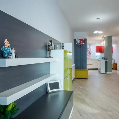 2Bd Apartment In The Centre Of Burgas Apartment